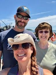 Sandra Dry's Instagram, Twitter & Facebook