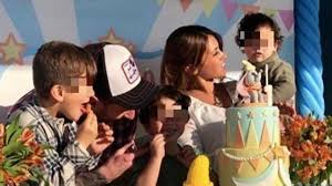 Messi le firmó la espalda del hincha brasileño que se tatuó su festejo. Leo Messi Y Antonela Roccuzzo Celebran El Primer Cumpleanos De Su Hijo Ciro
