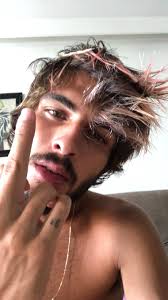 Ator Brenno Leone pelado surge bem ousado no OnlyFans – Bananas Famosas