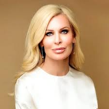 Jennifer Couture's Instagram, Twitter & Facebook