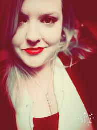 Sarah Oakes (@rawkmoisober)