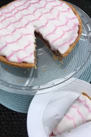 Good shortcrust is an invaluable asset to any cook's armory of skills. Mary Berry S Bakewell Tart With Feathered Icing Bakewell Tart Pastries Recipes Dessert British Baking