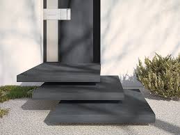 Apart from creating intrigue and interests, they keep the décor to the minimal and add to the illusion of spaciousness. Betonpodest Aulicio Ein Eleganter Empfang Mit Optisch Schwebenden Stufen Macht Jeden Hauseingang Zu Einem High Modern Entrance Exterior Stairs Outdoor Stairs