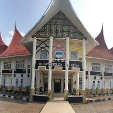 Dpc dan dpd hanya mengusulkan, sedangkan keputusan pemberhentian tetap oleh dpp, kata isyuliardi. Photos At Kantor Bupati Solok Selatan Government Building