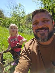 Sometimes swarms have multiple queens!! Look around and closely!!  #natureisawesome #homesteading #apiary #enchantedforestfarms #beekeeperlife  #farmlife #savethebees #honeybee #beekeeper #smallfarmlife  #backyardbeekeeper #homestead