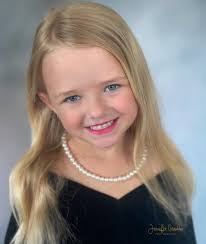 Jennifer Branham's Instagram, Twitter & Facebook