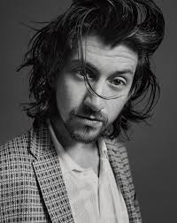 Btw alex turner is the vocalist of arctic monkeys. Alex Turner S Best Hairstyles 6 Ways To Look Like A Rock Star Hair Hairstyle Blackandwhite Face Chin Eyewear E Arctic Monkeys Alex Turner Artic Monkeys