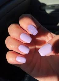 Perfect for strengthening and lengthening your natural nails, laying extensions and sheathing are a good solution if you have fragile nails or if you do not have the patience to let them grow naturally. Purple Nails Short Acrylic Nails Soft Pink Nails Nails
