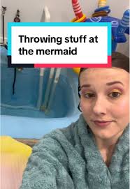 Belliwelli Throw in Face