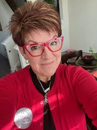 Amy Reiner's Instagram, Twitter & Facebook