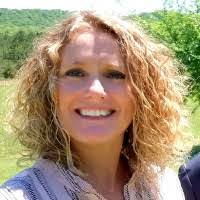 Kim Presley's Instagram, Twitter & Facebook