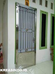 Kesan minimalis dan bersih bisa dilihat dengan sangat jelas. Harga Pintu Kawat Nyamuk Teralis Stainless Dan Pintu Expanda Alumunium Terbaru Harga Upadate September 2020