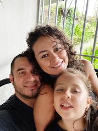 Novia llegó al altar en medio de quimioterapia y lucha contra cáncer de  mama