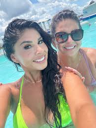 Andrea Lorena (@soldbyandrealv) • Instagram photos and videos