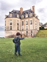 Apremont Une Beaute Bordant L Allier En 2020 Weekend France Apremont Sur Allier Beaux Villages