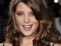 Twilight's Alice Cullen, Ashley Greene, Signs