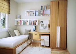 Ini karena kamar tidur cenderung memiliki furnitur yang besar, seperti lemari pakaian atau kasur spring bed. 45 Desain Kamar Tidur Minimalis Mewah Unik 2021