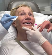 Kendall Jenner cozies up to cute NBA star, plus more news