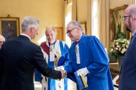 Het grondwettelijk hof, een gevecht dat de rechters lijken te verliezen. Eedaflegging Van Dhr Michel Paques Franstalige Rechter Van Het Grondwettelijk Hof Archief Sophie Wilmes