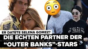 She is known for her work on the butler (2013), the little things (2021) and the comedian (2016). Dieser Outer Banks Star Datete Selena Gomez Sind Chase Madelyn Ein Paar Der Obx Cast Privat Youtube