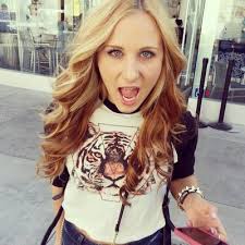 Alexis Keyser's Instagram, Twitter & Facebook