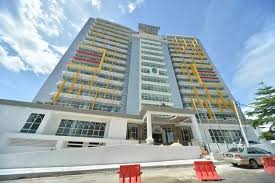Mercu tanda bagi adat ini adalah istana seri menanti. Facebook
