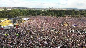 Demonstrace na letné by měla být největší od roku 1989. On Line Nejvetsi Demonstrace Od Roku 1989 Sledujte S Nami Letnou Forum24