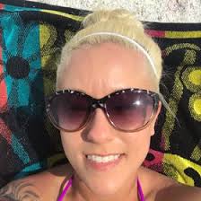 Amanda Bowley's Instagram, Twitter & Facebook