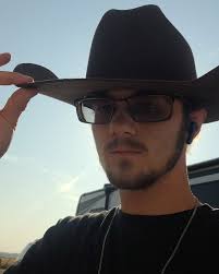 Aaron Melvin (@aaron.melvin._) • Instagram photos and videos