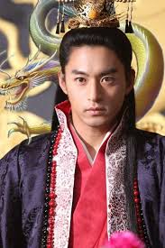 Milet mar 25 2015 5:43 am joo jin mo is dimply the best.his portrayal of the role king wang yoo in the series empress ki opened my curiousity to korean j dec 11 2014 12:50 am joo jin mo saved empress ki from being a total mess. Http Www Cutehotguys Com D 30791 1 Handsome South Korean Actor Joo Jin Mo Picture 24 Jpg Joo Jin Mo Korean Actors Asian Actors