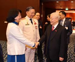 Nguyễn thị kim ngân (born 12 april 1954 in bến tre province) is a vietnamese politician who served as the first female chairperson of the national assembly of vietnam from 31 march 2016 to 30 march 2021. Tá»•ng Bi ThÆ° Chá»§ Tá»‹ch NÆ°á»›c Dá»± Phien Há»p Tru Bá»‹ Ä'áº¡i Há»™i Ä'áº£ng Xiii Baogiaothong Vn