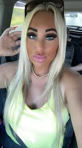 Roxanne saunders (@Roxanne24404972)