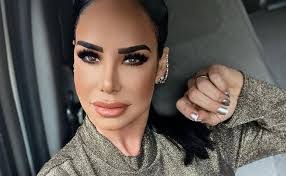 Lisa Vega's Instagram, Twitter & Facebook