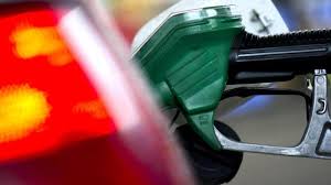 So kann man bis zu 10 cent pro liter sprit sparen! Benzinpreis Warum Der Sprit Morgens Teurer Ist Augsburger Allgemeine
