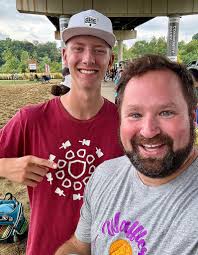 Always great seeing the disc golf fam supporting each other outside of disc!