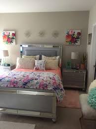 My Bedroom My Decor Came From Homegoods Overstock Burlington Amd Marshall Floral Comforter Cuartos Small Room Bedroom Bedroom Decor Girl Bedroom Decor