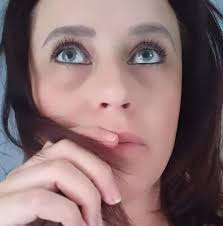 Essa série de tirinhas mostra Deus tentando criar o primeiro humano. A  Bíblia não mostra a suas tentativas e erros, e é por isso que existe o USQ!