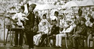 Keadaan ini telah mengakibatkan kesultanan melaka yang masyhur terpaksa berpindah ke johor. Merdeka Bukan Bermakna Perjuangan Terhenti