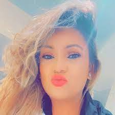 Iris Arreola's Instagram, Twitter & Facebook