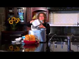 Cuisinart has two bread making appliances that use a convection fan. Cuisinart 2lb Convection Bread Maker Preferred By Chefs Cuisinart Com