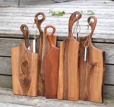 Holzstangl Swisshandcraftet Home Traditional Elements In Arts And Crafts Design Style Best Arts And Cra Wood Chopping Board Woodworking Arts And Crafts
