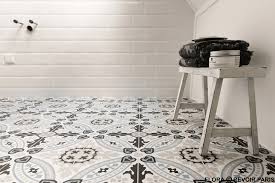 Die zementfliesen zu verlegen ist kein schwieriges unterfangen. Fliesen Mit Zementfliesenoptik Von Casa 1