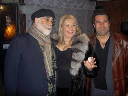 Formația a cântat la opera garnier, din paris, la perpignan, fiind apreciat de yehudi menuhin, johnny depp, viper room sau vanessa paradis1. Viorica Si Ionita Clejani Express N1m