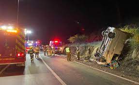 El incendio registrado la madrugada de ayer en la población la foresta de melipilla, dejó varias familias damnificadas, quienes perdieron todas sus pertenencias producto de las llamas. 3 Personas Lesionadas En Accidente De Transito En Cuesta Las Cardillas El Comunicador