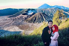 Prewedding gunung pancar merupakan photoshot yang mempunyai latar belakang hutan pinus yang lebat. Gagasan Untuk Prewed Di Gunung Gallery Pre Wedding