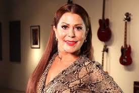 Encuentra las últimas noticias sobre alejandra guzman cirugia 2019 en canalrcn.com. Estoy Herida Alejandra Guzman Se Mostro Furiosa Y Desato Un Caos En El Aeropuerto Tranquila Minuto Neuquen