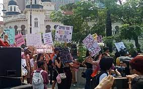 Pengikutnya tersebar di bahagian utara iraq, kurdistan, iran (semasa zaman seljuk), mesir (semasa zaman dinasti ayubiyyah), somalia, yaman di wilayah hadramaut, indonesia, thailand, singapura, filipina, sri lanka dan menjadi mazhab rasmi negara malaysia dan brunei. It Was A Women S March Not Lgbt Says Mp Free Malaysia Today Fmt