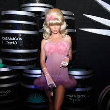Nos Costumes D Halloween Preferes Des Stars En 2018 Costumes D Halloween De Celebrites Barbie Halloween Costumes Feminins