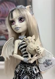 Rochelle Goyle from Monster High: Doll Collection Showcase