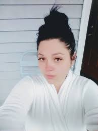 Stephanie Vessels's Instagram, Twitter & Facebook